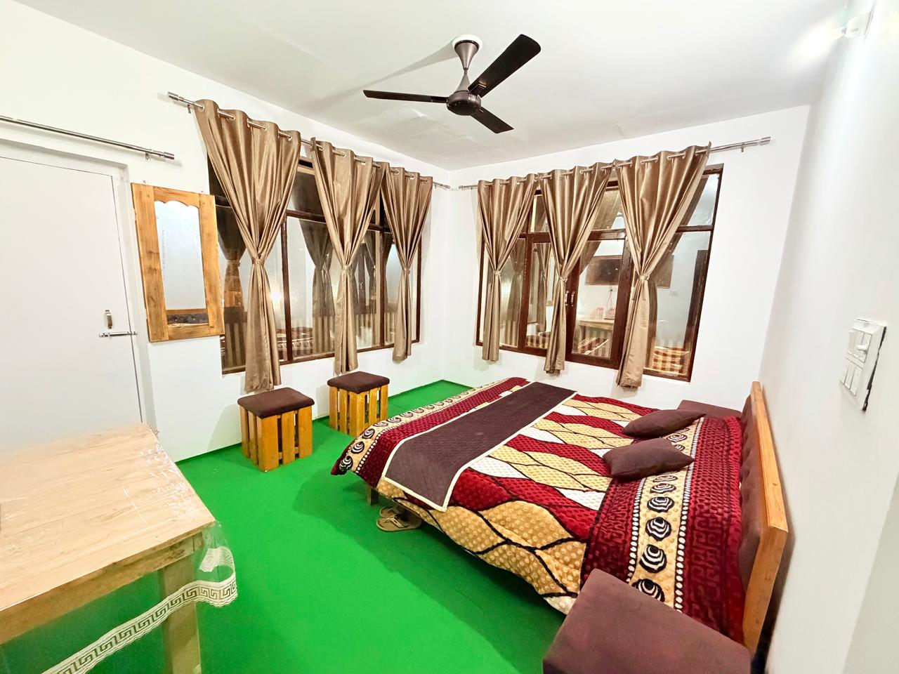 Queen Room with Balcony