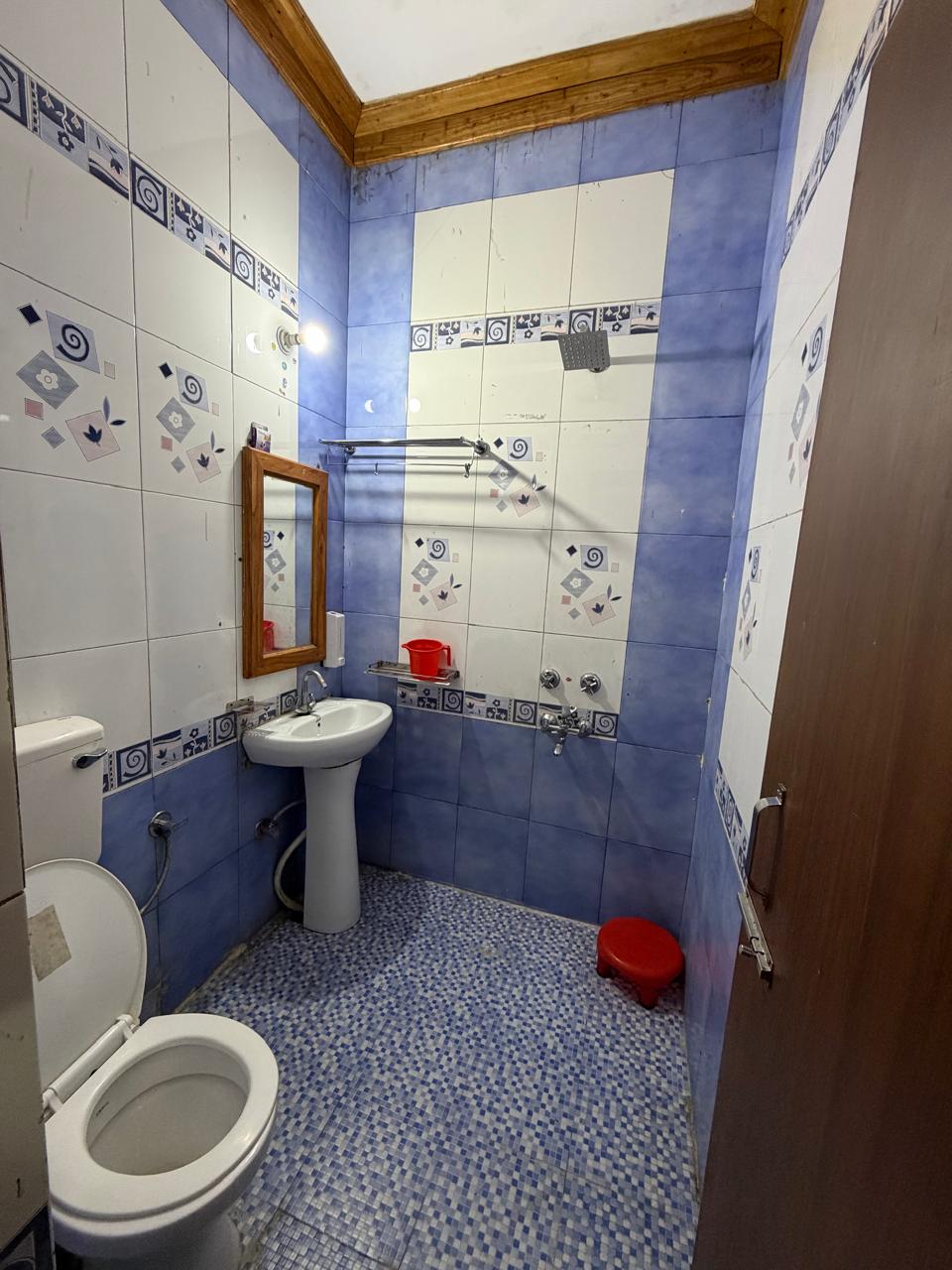 King Room — bathroom